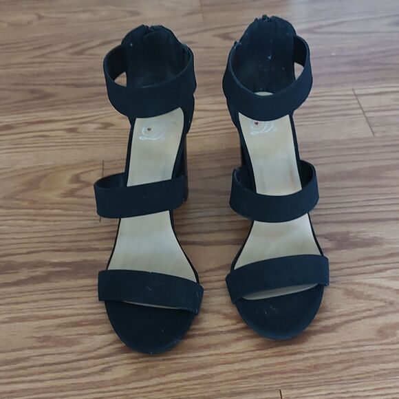 Derek Heart Chunky ankle strap black heels  Sz 8.5 - Picture 2 of 7